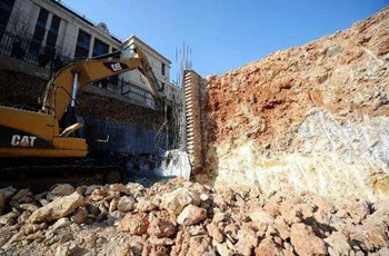 Υ��������˭���϶�?Υ����Ǩ��е���������